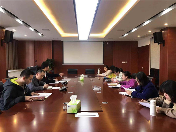 市古鎮(zhèn)公司掀起學(xué)習(xí)黃群、宋月才等四名同志先進(jìn)事跡的熱潮