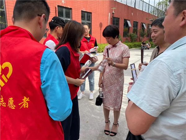 御窯景巷黨支部開展助力高考，為夢想護(hù)航活動(dòng)