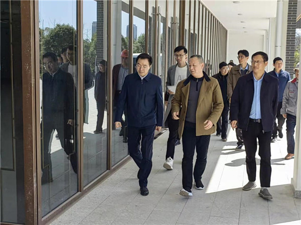 鄧永翔現(xiàn)場調研現(xiàn)代一體化停車場建設工程